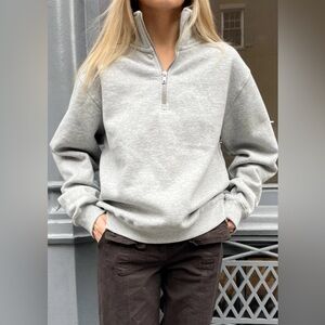 Brandy Melville Milly quarterzip